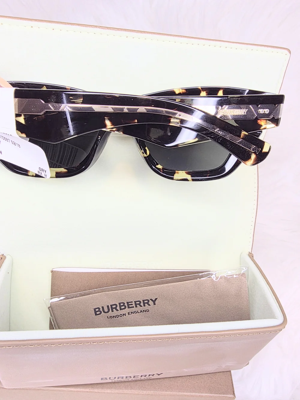 Burberry Tortoise Shell/Havana Gold Sunglasses Dark Gray Lenses NWT Retail $463 - Picture 4 of 10